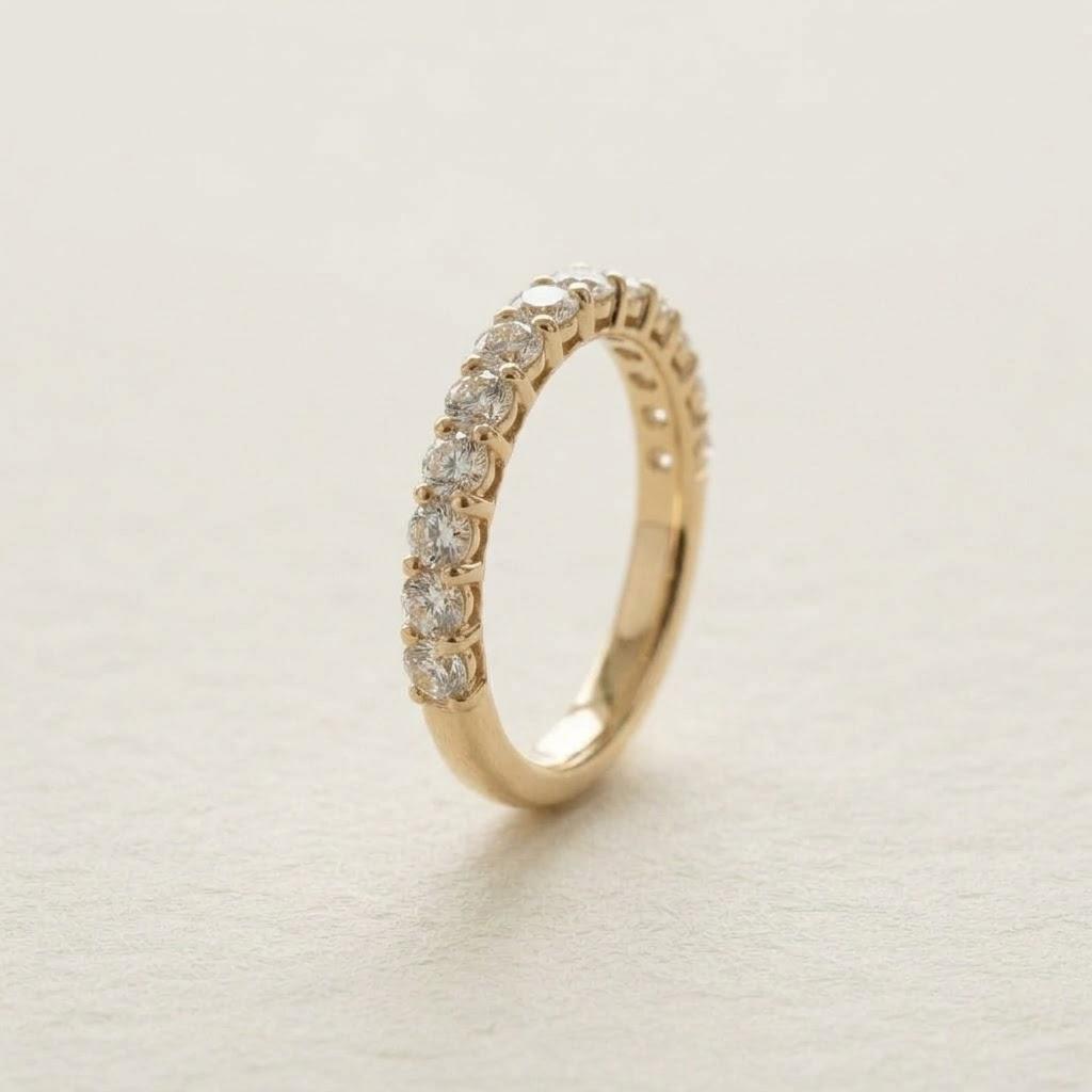 Media Half Eternity Band, 18k yellow gold, side view